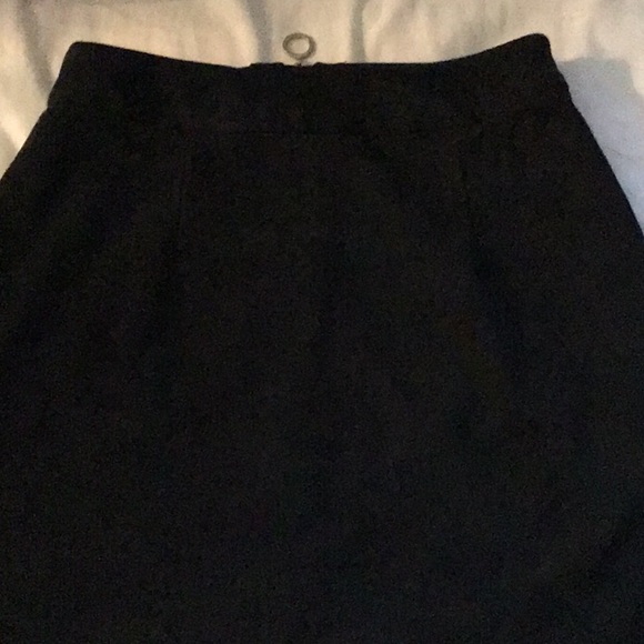 H&M skirt black w/ gold zipper🤩🤩🤩 - Picture 6 of 6